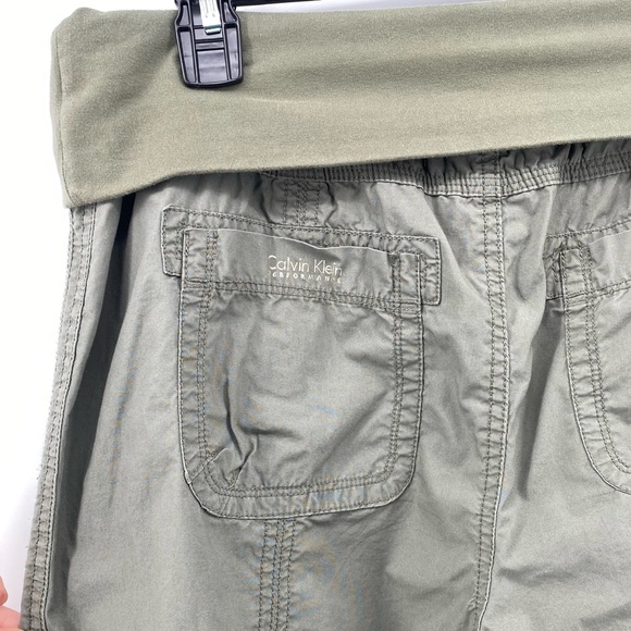 Calvin Klein Performance | Women’s Medium Army Green 100% Cotton Cargo Capris - Picture 5 of 6